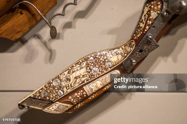 Decorative Wire Inlay Rifle 1,319 Inlay Work Stock Photos, High-Res Pictures, and Images - Getty Images