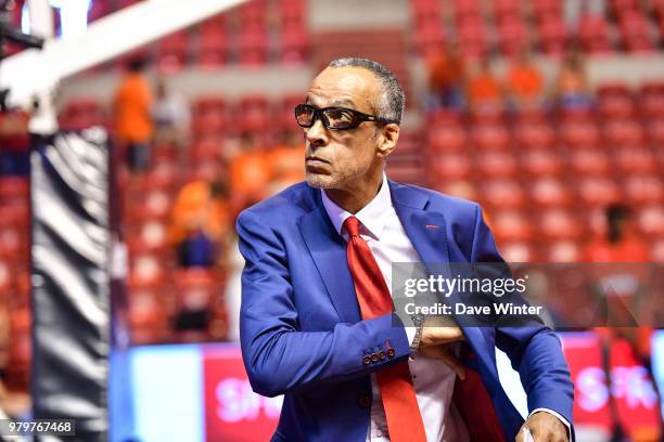 100 Olivier Basset Stock Photos, HighRes Pictures, and Images Getty