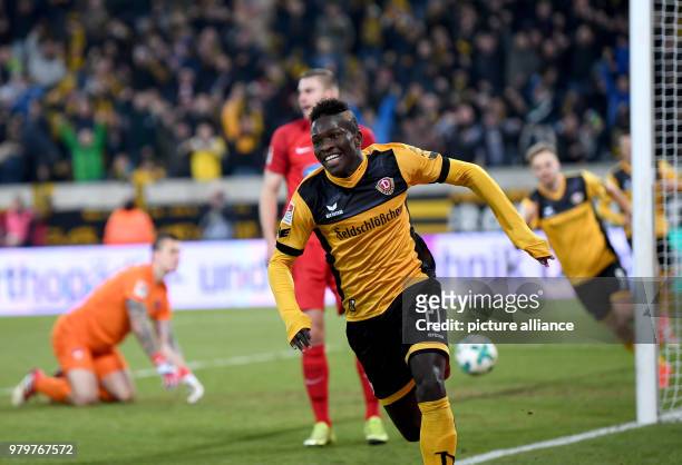 March 2018, Germany, Dresden: 2nd division Bundesliga, Dynamo Dresden vs 1. FC Heidenheim, DDV stadium: Dresden's goal scorer Moussa Kone from...