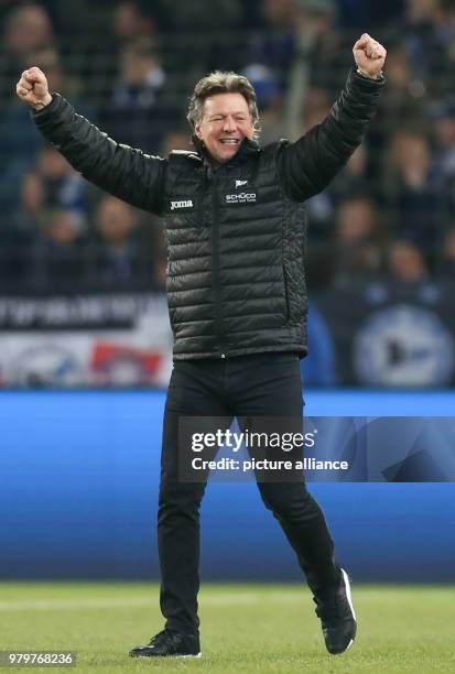 March 2018, Germany, Bielefeld: 2nd division Bundesliga, Arminia Bielefeld vs 1. FC Nuremberg, Schueco Arena: Bielefeld's coach Jeff Saibene...