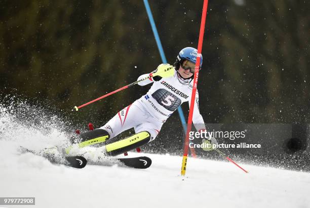 March 2018, Ofterschwang, Germany: Alpine Skiing World Cup, women's slalom. Bernadette Schild in action during the second run. Photo: Angelika...
