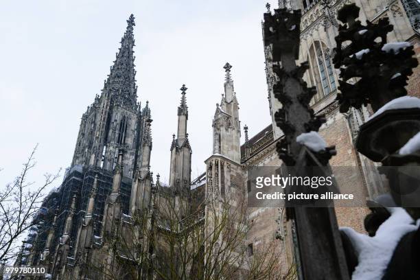 February 2018, Germany, Ulm: View of a Gothic cathedral. Photo: Sina Schuldt/dpa