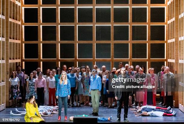 March 2018, Germany, Hamburg: The singer Nadezhda Karyazina , Maria Bengtsson , Dmytro Popov and Gabor Bretz perform during the photo rehearsal of...