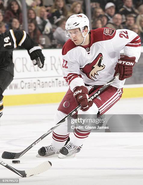 Lee Stempniak of the Phoenix Coyotes handles the puck against the Dallas Stars on March 21, 2010 at the American Airlines Center in Dallas, Texas.