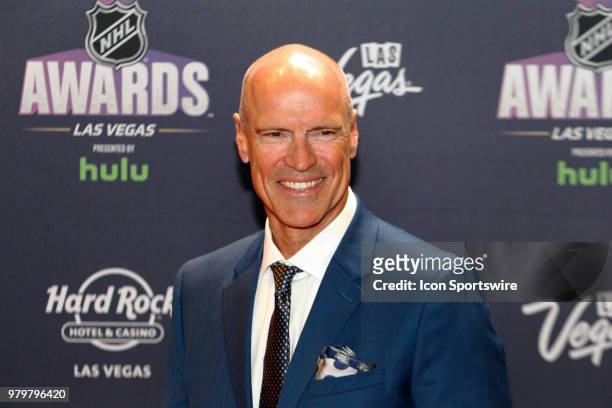 Former NHL player Mark Messier poses for photos on the red carpet during the 2018 NHL Awards presented by Hulu at The Joint, Hard Rock Hotel & Casino...