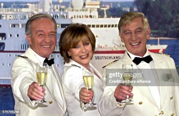 August 2001, Germany, Hamburg: Actor Siegried Rauch , actress Heide Keller and actor Horst Naumann starred in the popular show 'Das Traumschiff'....