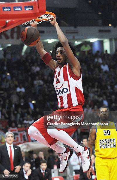 Josh Childress, #6 of Olympiacos Piraeus in action during the Euroleague Basketball 2009-2010 Play Off Game 1 between Olympiacos Piraeus vs Asseco...