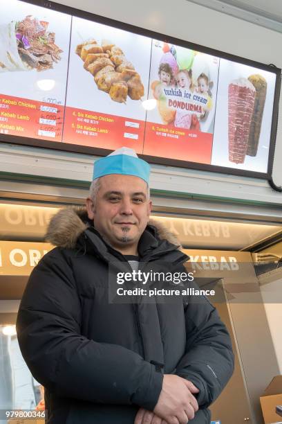 February 2018, Sout Korea, Pyeongchang: Olympics: A food vendor sells doner kebap at a food stand near the Olympic venues. Photo: Peter Kneffel/dpa