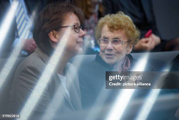 March 2018, Germany, Berlin: Office manager Beate Baumann and Chancellor Merkel's mother Herlind Kasner, in conversation before the election of the...