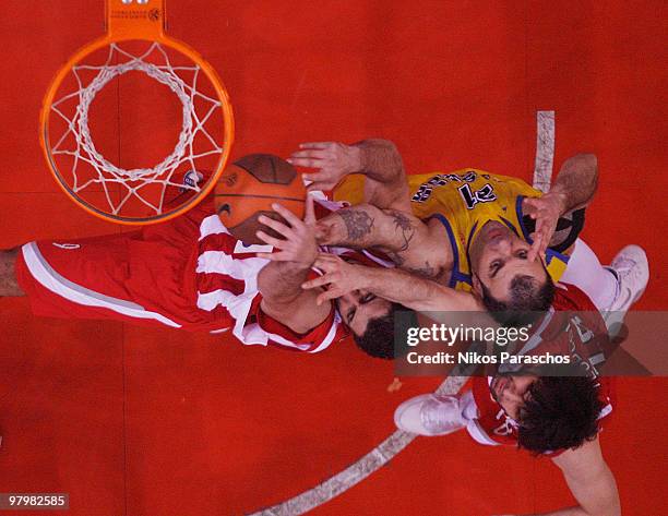 Ratko Varda, #21 of Asseco Prokom Gdynia in action during the Euroleague Basketball 2009-2010 Play Off Game 1 between Olympiacos Piraeus vs Asseco...
