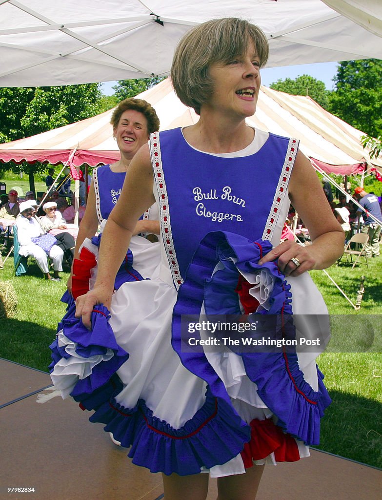 PW/PICNIC MANASSAS, VA 5/26/05 #167837 BY: MARGARET THOMAS T