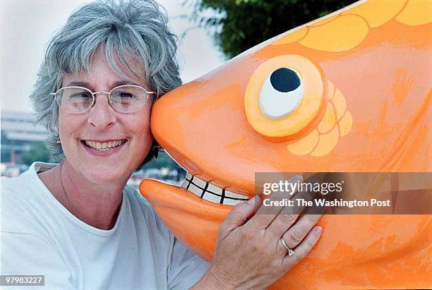 National Aquarium in Baltimore, Maryland--PHOTOGRAPHER-MARVIN JOSEPH/TWP--CAPTION-Profile of Leslie Landsman, a Columbia resident whose Fish Out of...