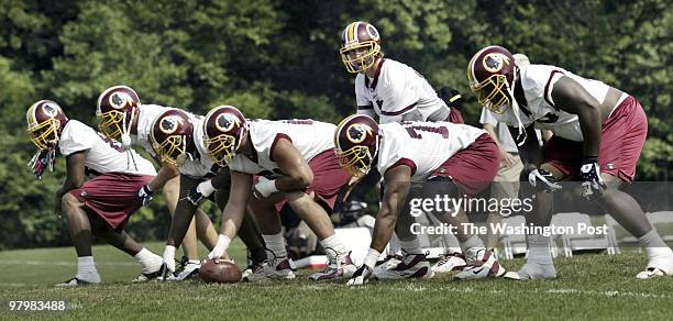 08/12/03 PHOTO BY: JOEL RICHARDSON 145491 REDSKINS TRAINING CAMP AT REDSKINS PARK,,,, W/ LENNIE FRIEDMAN AT CENTER , BACKUP QB ROB JOHNSON WORKS W/...