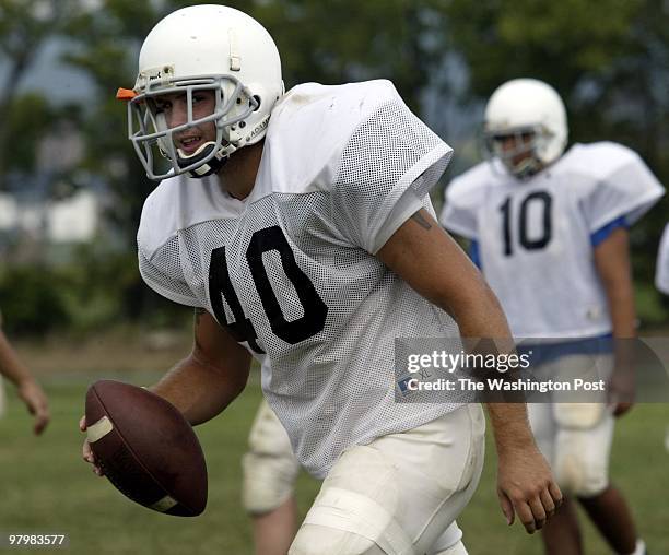 SP/BEACHLEY DATE: 08/26/03 PHOTO BY: JOEL RICHARDSON 146215 PROFILE ON MIDDLETOWN, MD. 'S TAILBACK SHAUN BEACHLEY