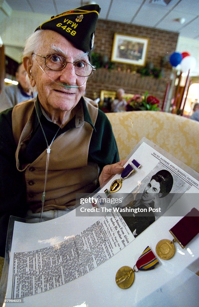 HX/Troops- Veterans and seniors at the Heartland Senior Livi