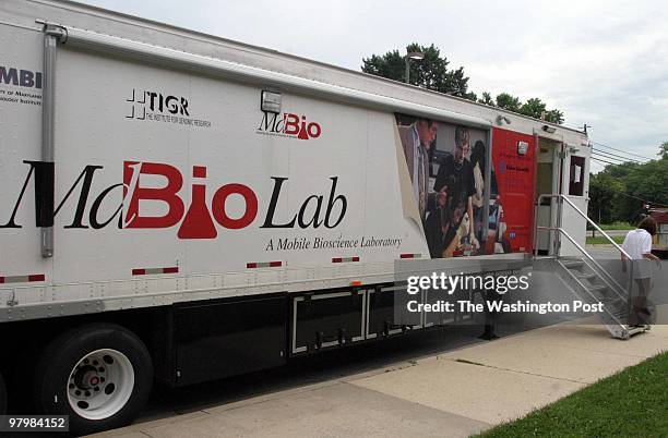Biobus- Teaching kids about careers in the biotech field with a travelling bus. Exterior of the bus, a trailer, really. By James M Thresher-TWP,...