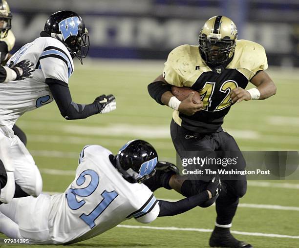 GWPark11 Date: Kevin Clark\The Washington Post Neg #: 175456 Baltimore, MD William Little of Gwynn Park rushes for more yards with Westminster's Sean...