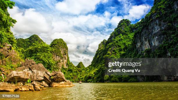 trang an - ninh binh - quang ninh stock pictures, royalty-free photos & images