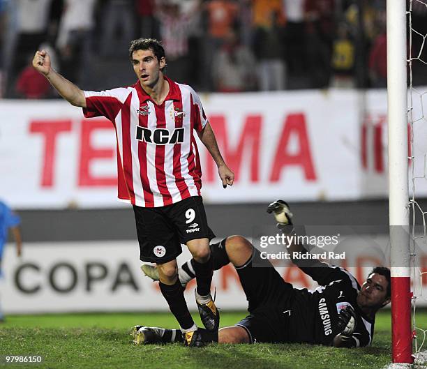 Mauro Boselli of Argentina's Estudiantes celebrate his goal against Bolivar during their Copa Libertadores soccer match at Centenario stadium on...