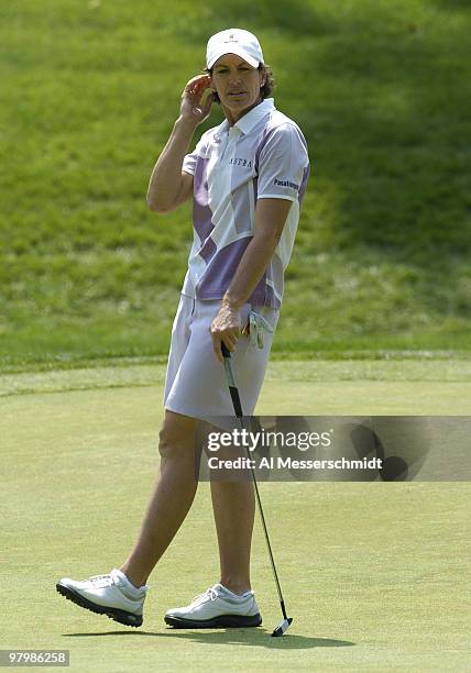 Juli Inkster misses a birdie putt on the eighth green, May 9, 2004 during the final round of the LPGA Michelob Ultra Open in Williamsburg, Virginia.