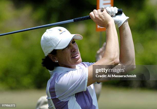 Juli Inkster follows a tee shot during the final round of the LPGA Michelob Ultra Open in Williamsburg, Virginia, May 9, 2004.