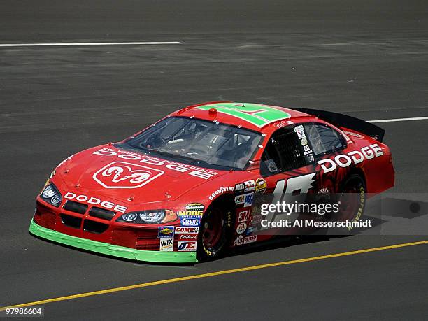 Jeremy Mayfield competes in the NASCAR Nextel Cup Series Chevy American Revolution 400 at Richmond International Raceway May 14, 2004.