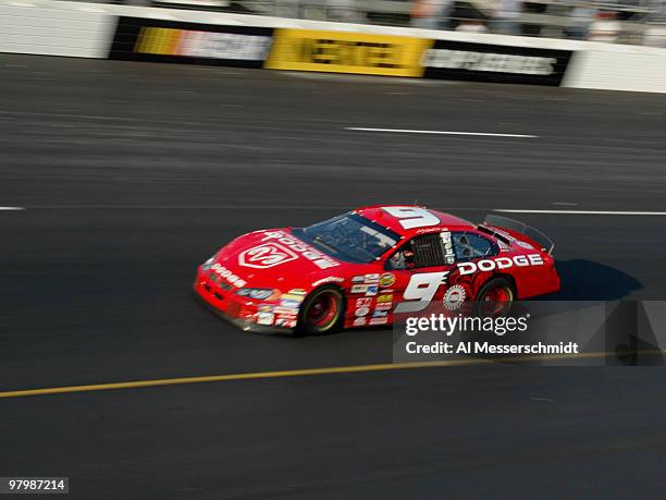 Kasey Kahne competes in the NASCAR Nextel Cup Series Chevy American Revolution 400 at Richmond International Raceway May 14, 2004.