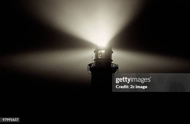 sea mist, galleyhead lighthouse,west cork, ireland - farol imagens e fotografias de stock