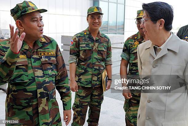 Chea Ratha Cambodian general Chea Tara talks to Deputy Prime Minister, Minister ...