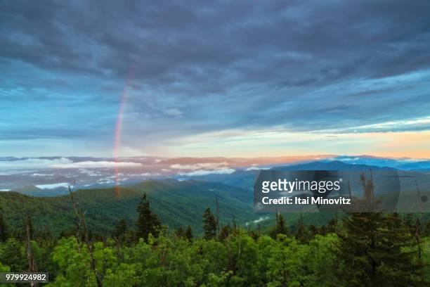 rainbow over clingmans dome, north carolina, usa - clingman's dome - fotografias e filmes do acervo