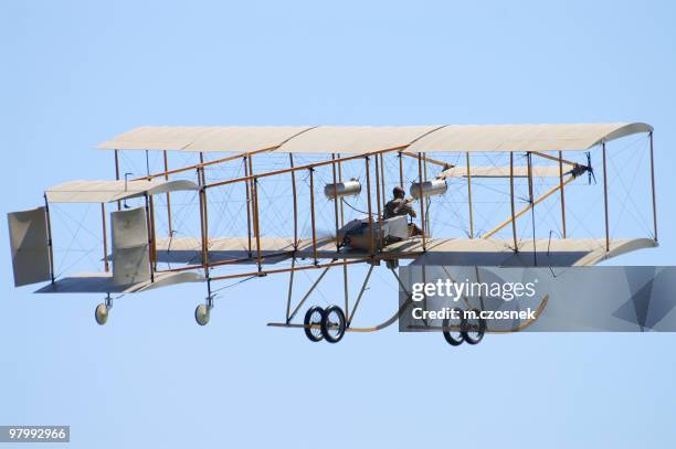 início de voo - wwi plane imagens e fotografias de stock