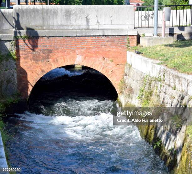 canale scarico centrale s.martino - centrale stock pictures, royalty-free photos & images