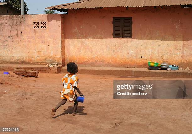 african street scene - peeter viisimaa or peeterv stockfoto's en -beelden