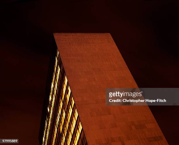night building - christopher hope-fitch stock pictures, royalty-free photos & images