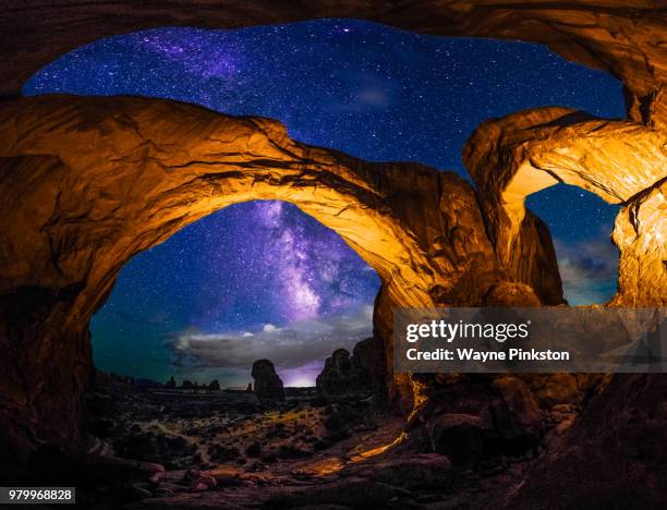double arch panorama, arches national park - double arch foto e immagini stock