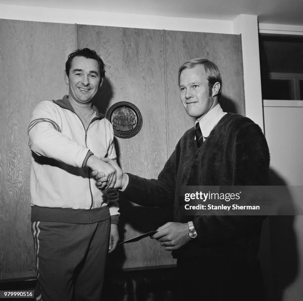 English soccer player Brian Clough , manager of Brighton & Hove Albion FC, with South African cricket player Tony Greig , captain of Sussex County...