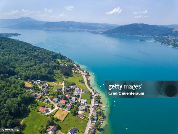 shoreline at lake attersee, salzkammergut, austria - attersee stock pictures, royalty-free photos & images