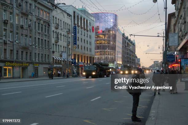 moscow, late evening time on tverskaya street, russia - dawn raid stock pictures, royalty-free photos & images