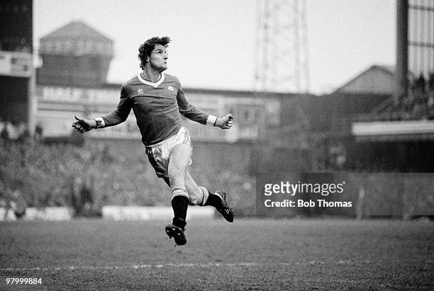 Kevin Moran of Manchester United during the FA Cup 5th Round match against Derby County held at The Baseball Ground, Derby on 19th February 1983....