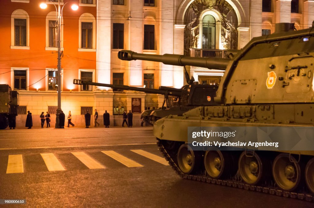 Night Moscow, Msta self-propelled artillery guns on the streets of night Moscow, Russia