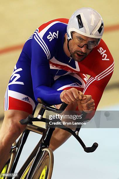 Olympic 1km Time Trial Champion Jason Queally trains with the GB Pursuit Team for the UCI Track Cycling World Championships at the Ballerup Super...