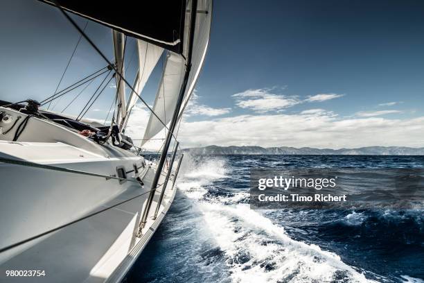 sailboat on aegean sea, greece - mar egeo fotografías e imágenes de stock