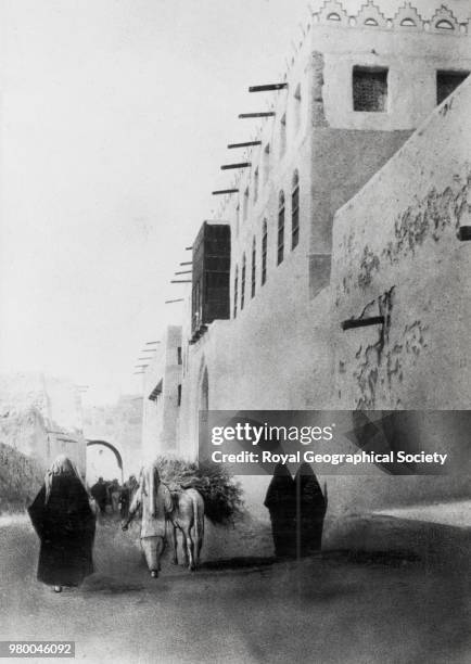 The palace of the sultan of Nejd in Hufuf , Saudi Arabia, 1923.