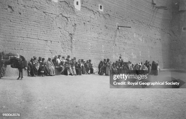 An assembly of Arabs at Hayil, Saudi Arabia, 1934.