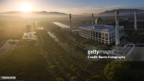 aerial view of central mosque in the morning - hat yai stock pictures, royalty-free photos & images