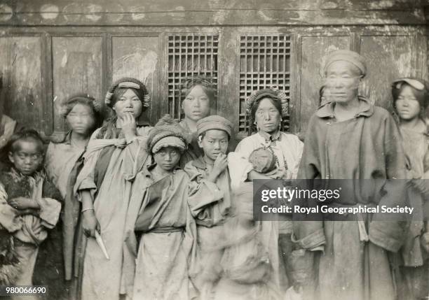 Mantzu family, Szechwan, China, 1895.