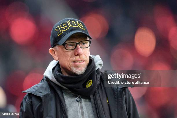 Dpatop - Dortmund manager Peter Stoger reacts during the UEFA Europa League round of 16 second leg soccer match between FC Red Bull Salzburg and...