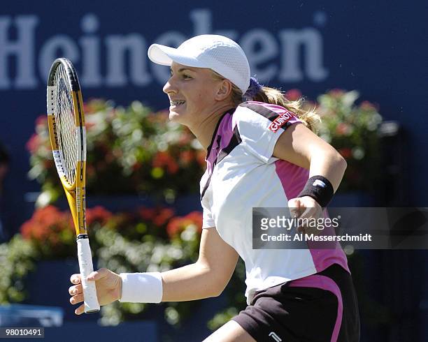 Svetlana Kuznetsova defeats Lindsay Davenport in the sem- finals of the women's singles September 10, 2004 at the 2004 US Open in New York.
