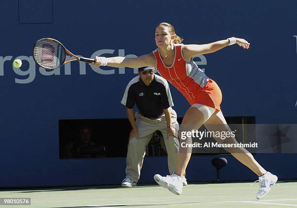 Lindsay Davenport loses to Svetlana Kuznetsova in the sem- finals of the women's singles September 10, 2004 at the 2004 US Open in New York.