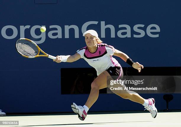 Svetlana Kuznetsova defeats Lindsay Davenport in the sem- finals of the women's singles September 10, 2004 at the 2004 US Open in New York.